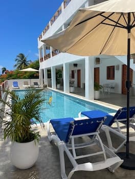 Casa flor vista al mar