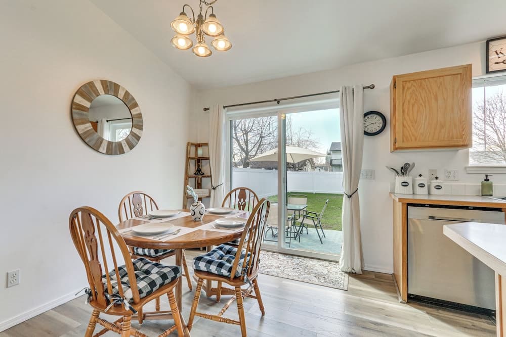 Charming Home w/ Patio: 3 Mi to Hayden Lake!