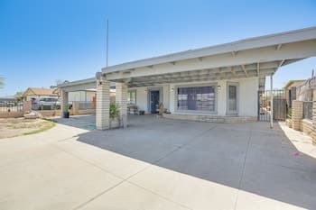 El Centro Retreat Near Local Parks & Golf Courses