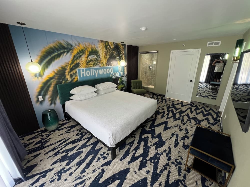 Lighthouse Inn & Suites