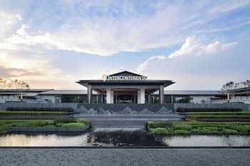 Intercontinental Xiangyang by IHG