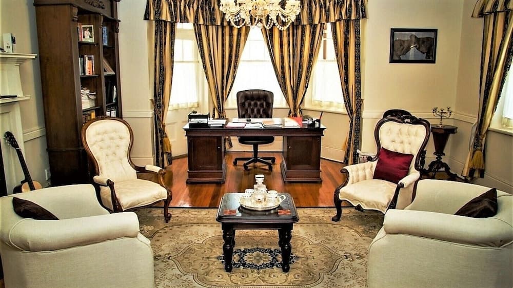 26 On Chamberlain Guest House