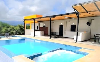 Excepcional CASA FINCA piscina wi-fi tv