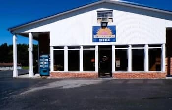 Hotel O Relax Inn Lewisburg near I-64