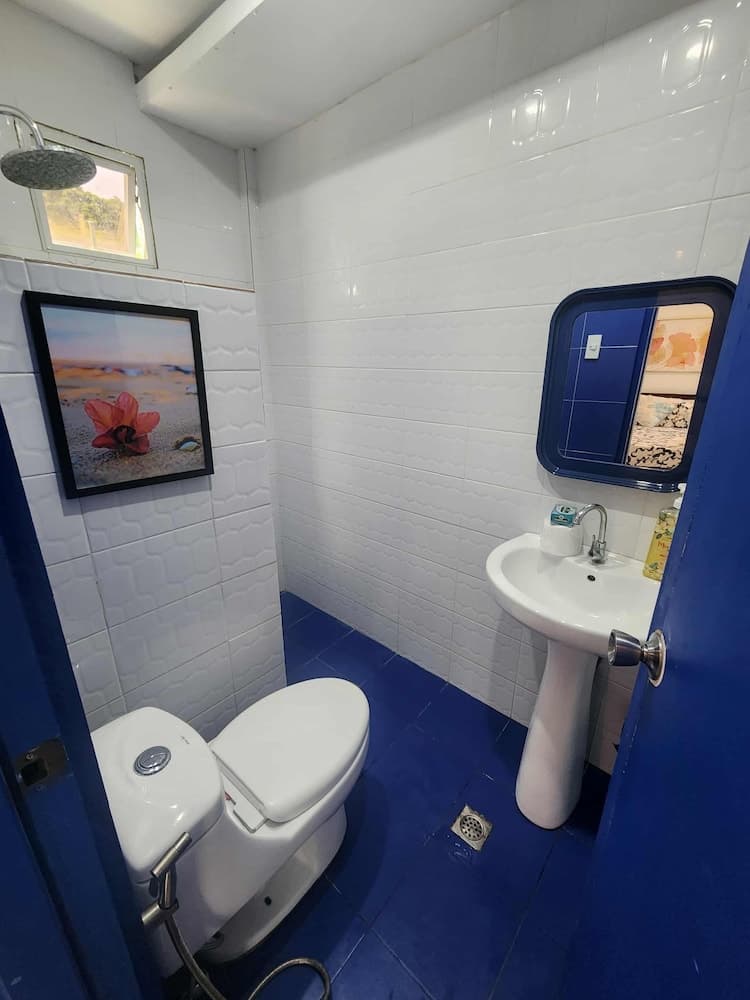 LA GRANDE SHORES Beach Resort