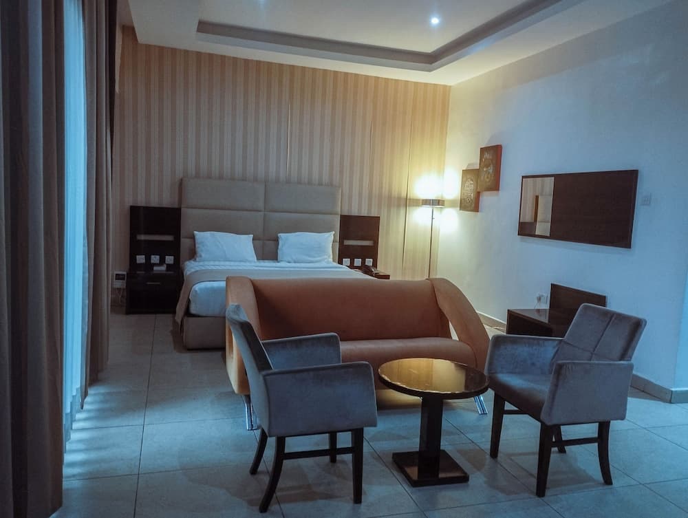 Fullmoon Hotels Owerri