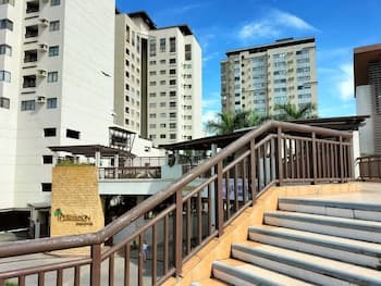 The Persimmon Studios 1233