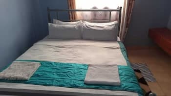 Lux Suites Hotfoot Homestays  Isiolo