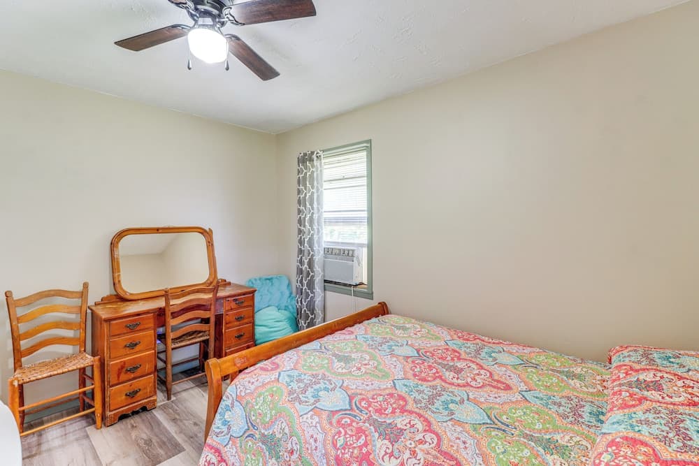 Horses Welcome: Marble Falls Home w/ Grill!