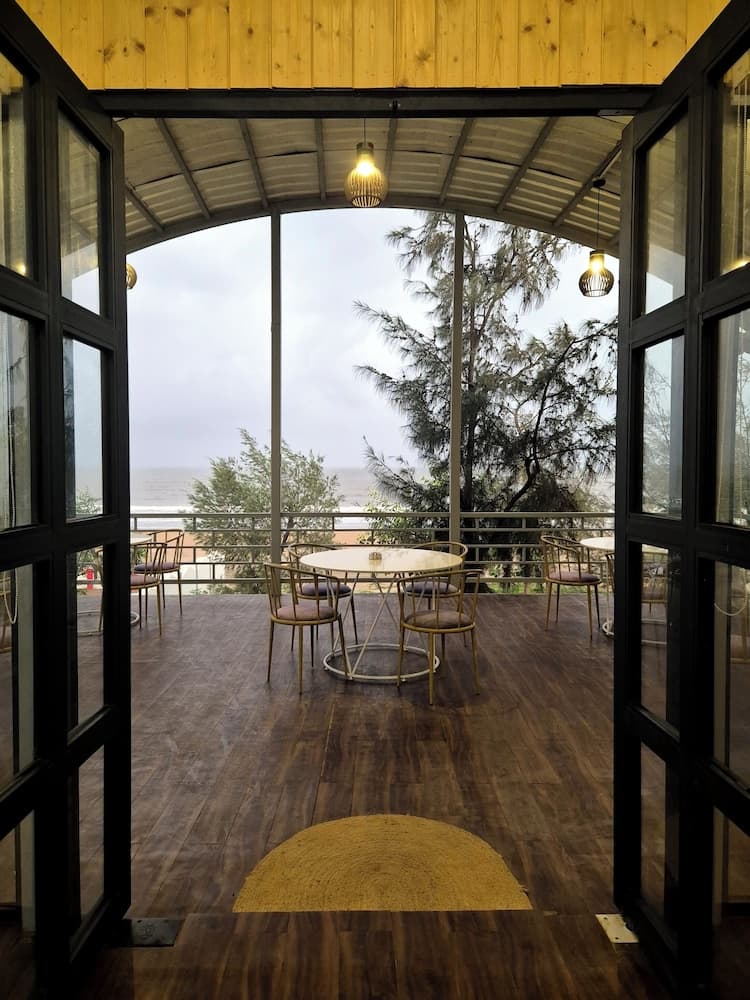 Praveg Beach Resort Ghoghla Diu