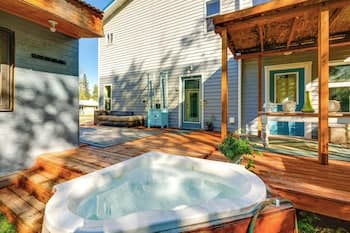 Delta Junction Retreat w/ Northern Lights Cabin!