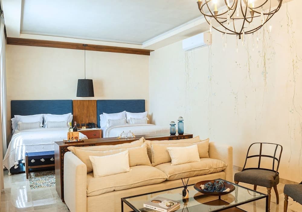 Adoro Hotel Boutique