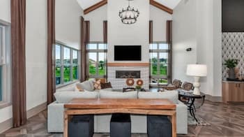 Landing Dry Creek Apartments