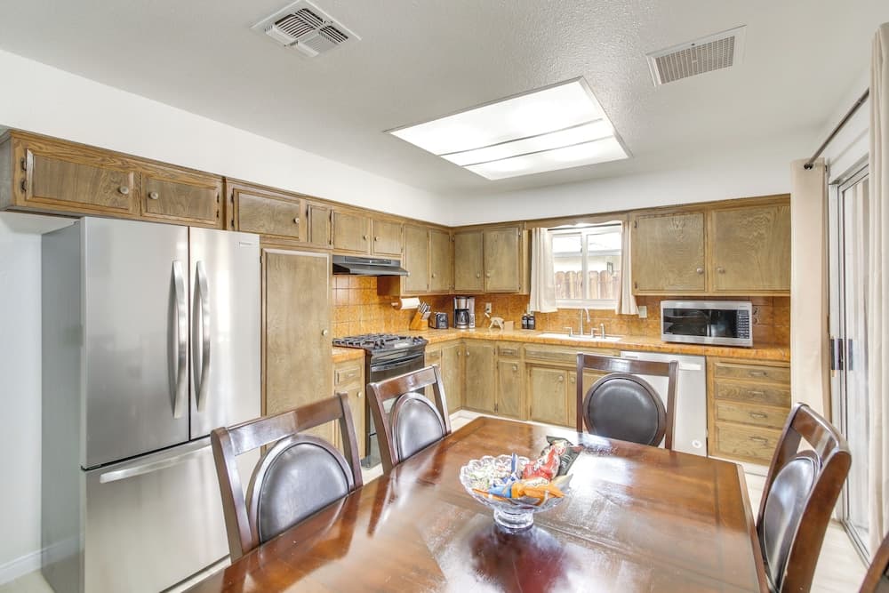 Pet-friendly Ridgecrest Home Near OHV Trails!