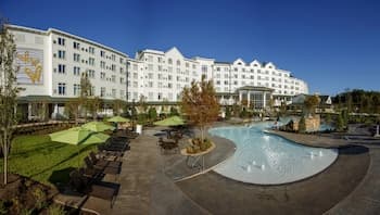 Dollywood's DreamMore Resort