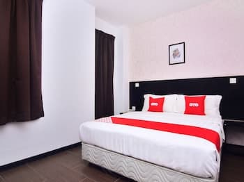 OYO 43959 Astana Hotel
