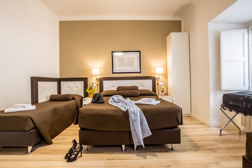 900 Liberty Guest House