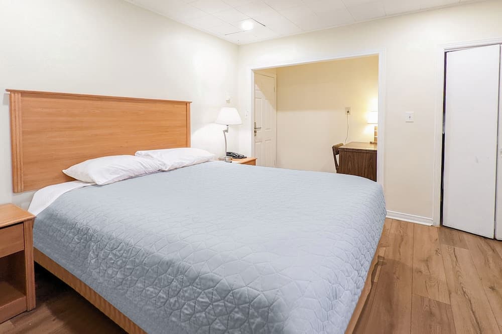 First Canada Inn Cornwall