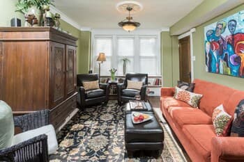 Chicago Guest House on Henderson Street