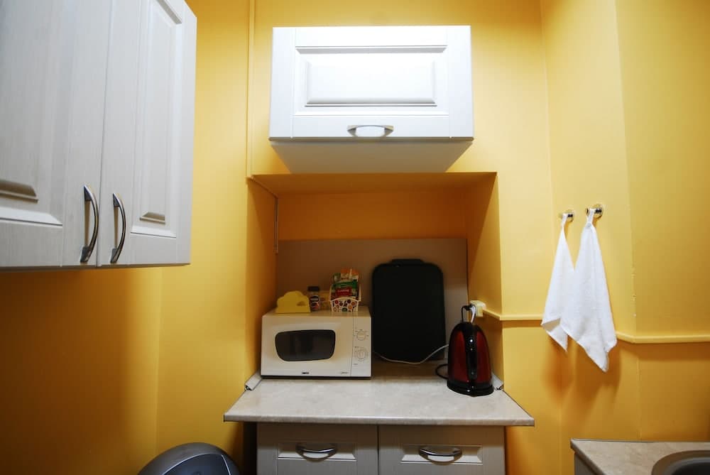 Landmark City Hotel - Hostel