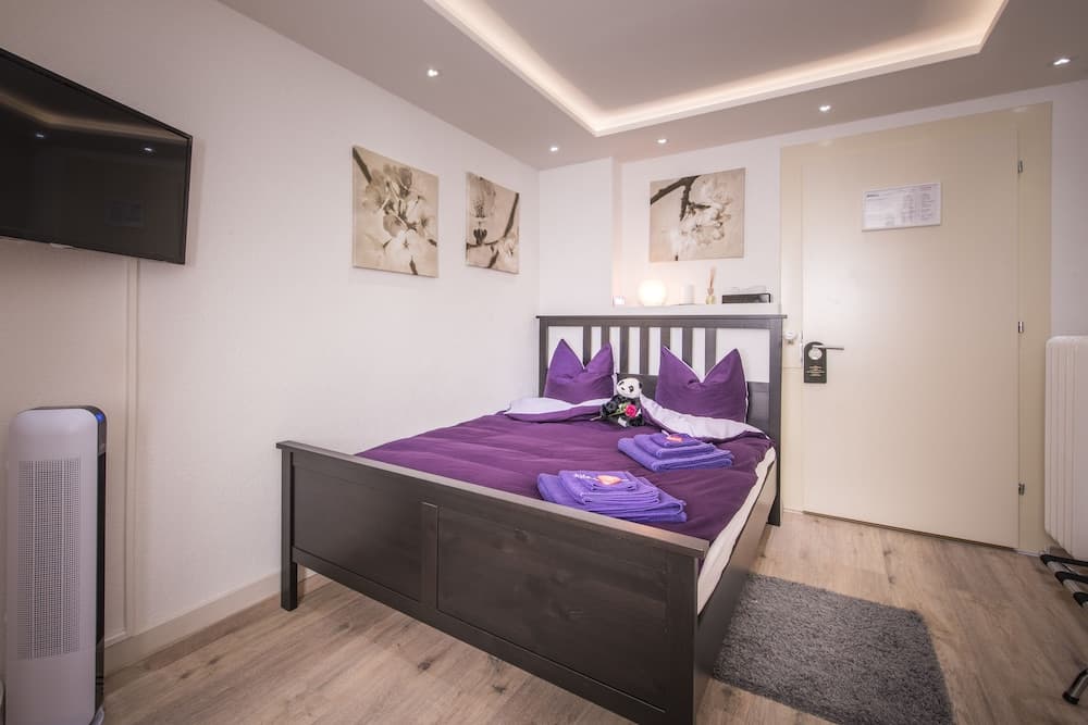 Max Aviation Villa & Apartments