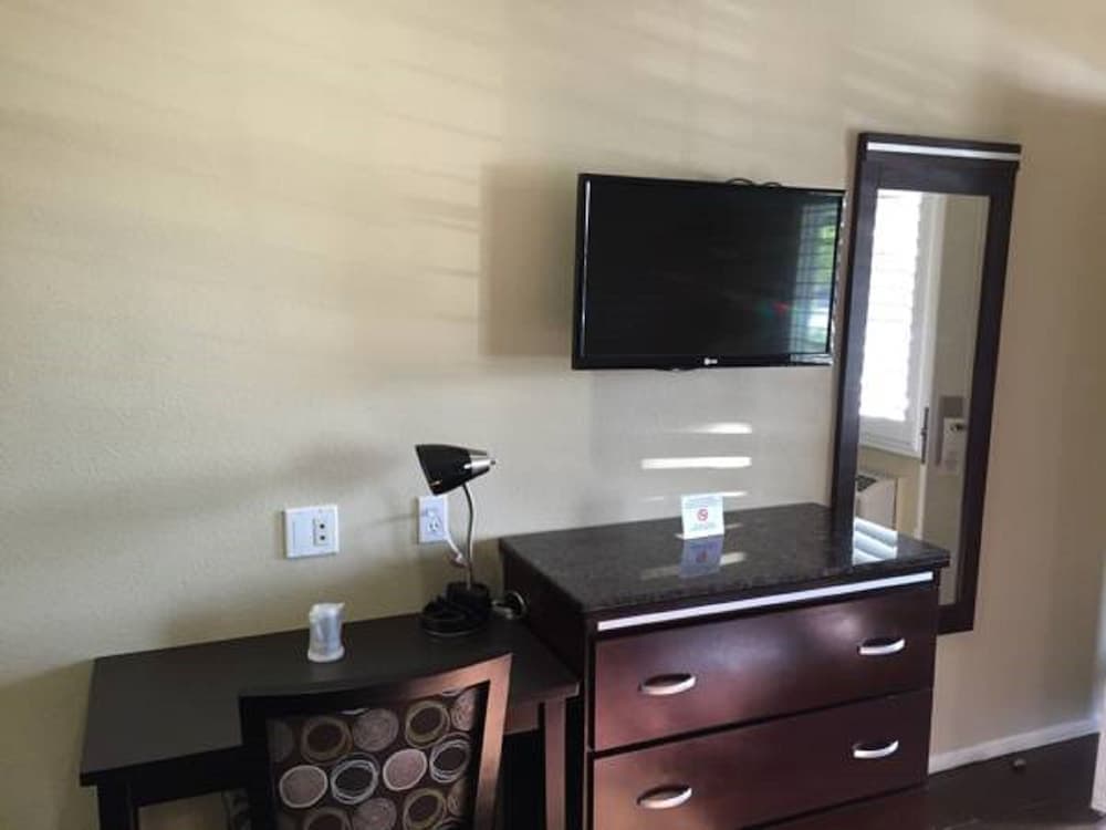 Berkshire Motor Hotel