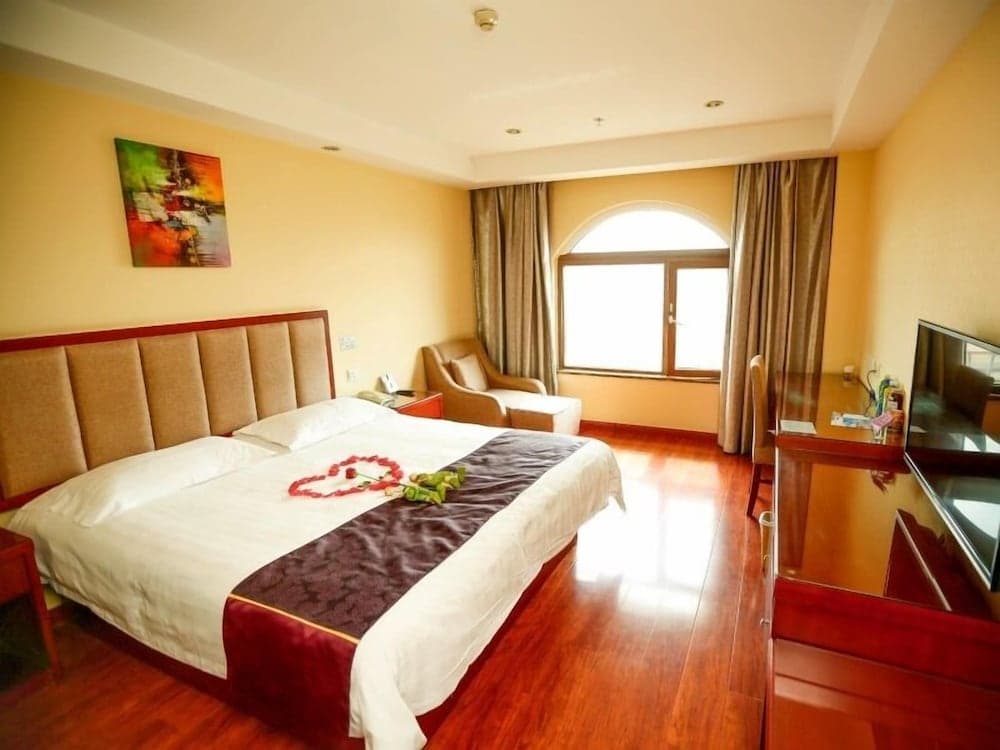 GreenTree Inn Qingdao Wuyishan Road JUSCO Shopping Mall Hotel