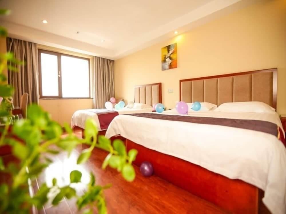 GreenTree Inn Qingdao Wuyishan Road JUSCO Shopping Mall Hotel