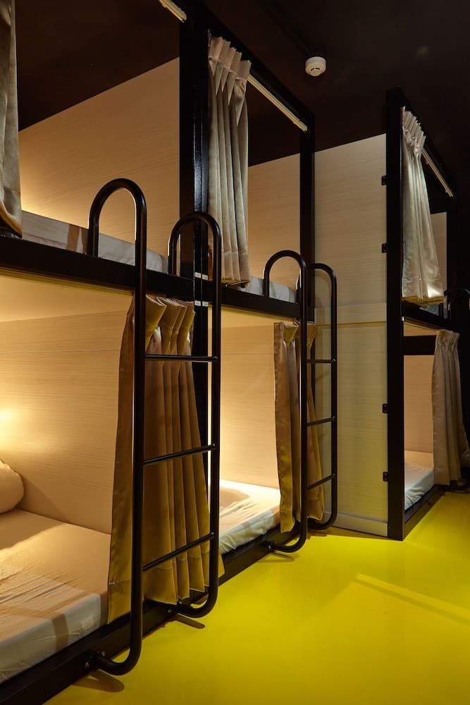 Here x There Hostel Taipei Station