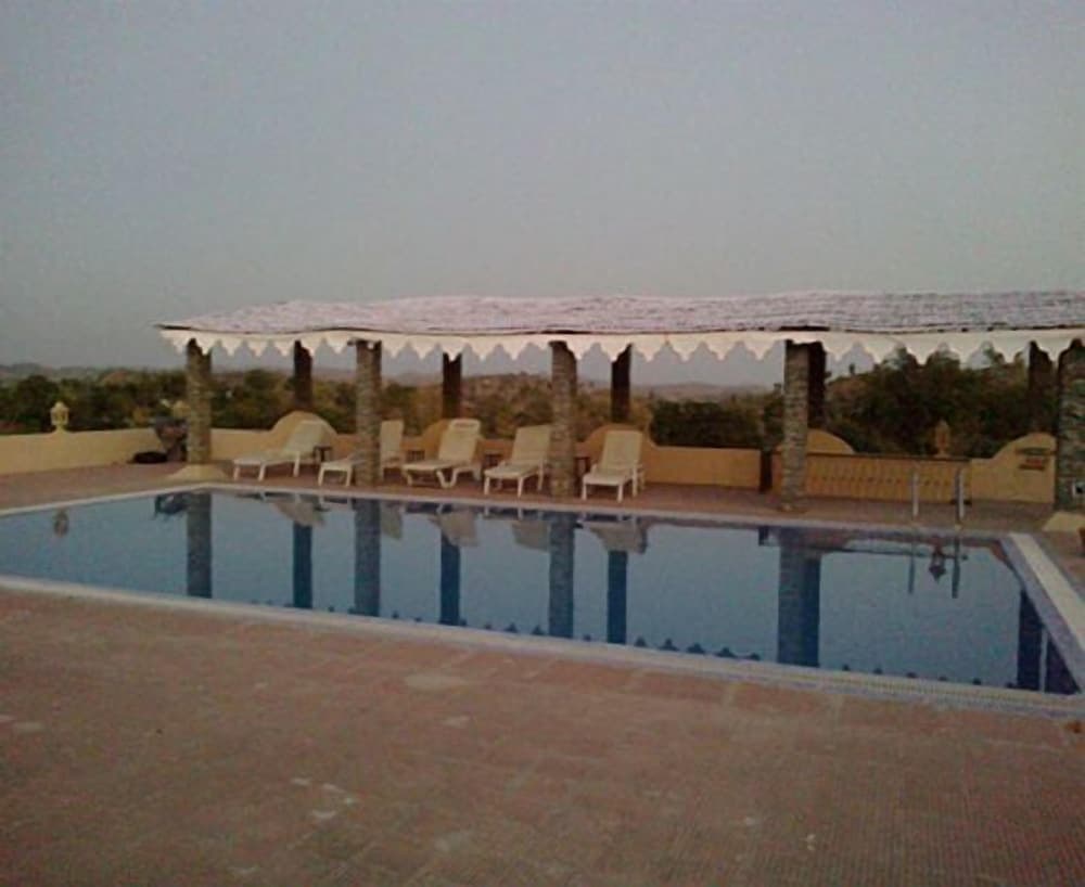 United-21 Royal Resort