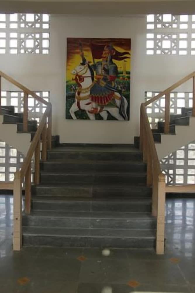 United-21 Lake City Resort