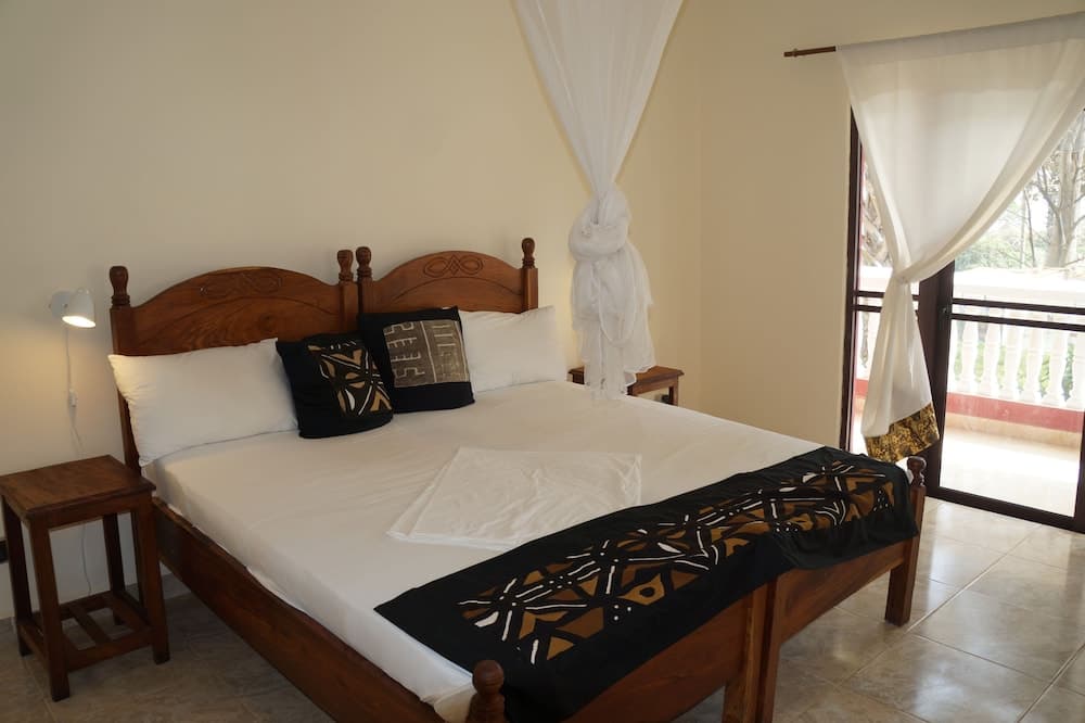 Lemon Creek Hotel Resort