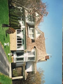 Chestnut Charm Bed & Breakfast