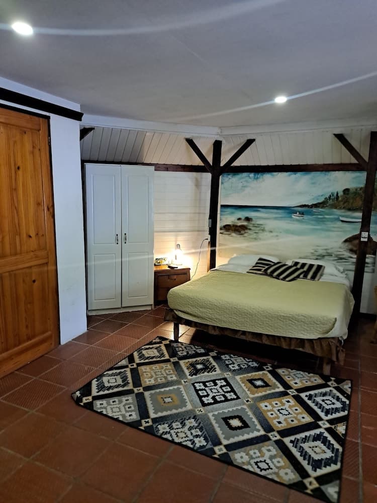 Sea Horizon Apartments (across from Mambo Beach)