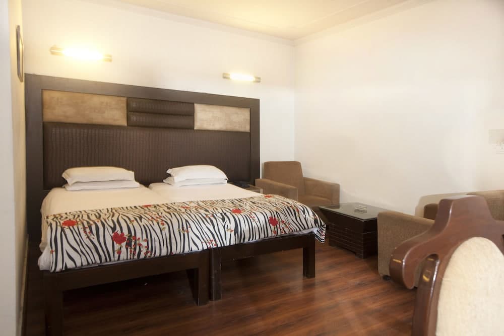 OYO 358 Hotel Golden Leaf