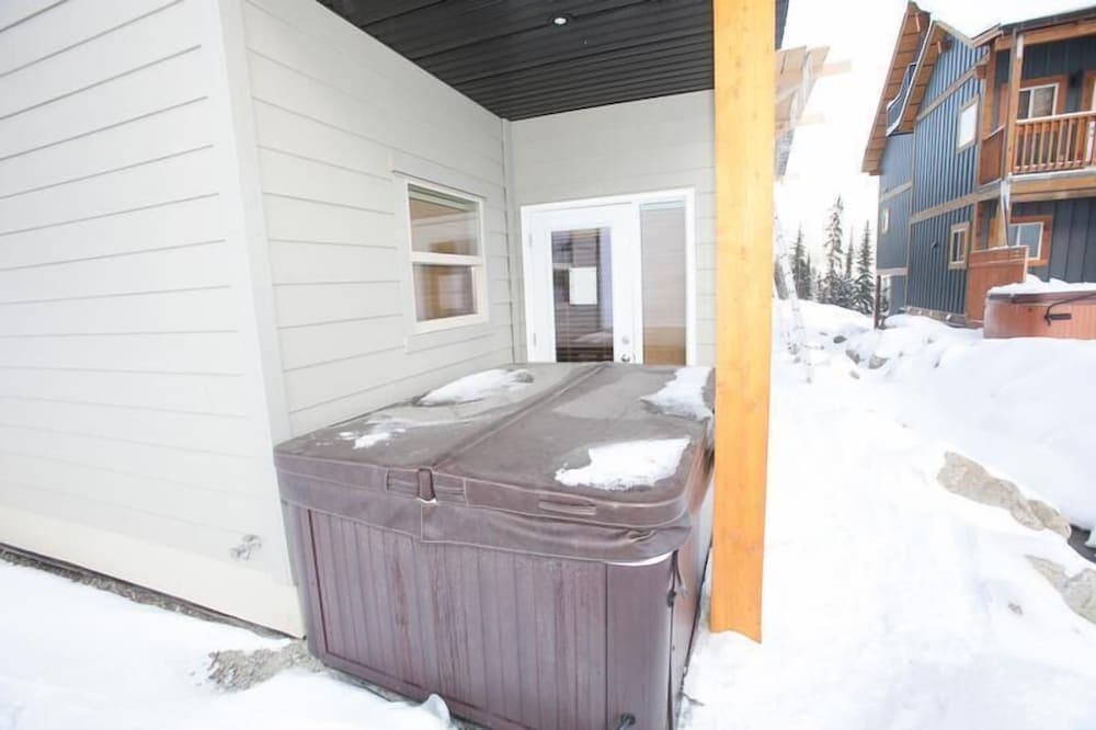 Brookside by Apex Accommodations