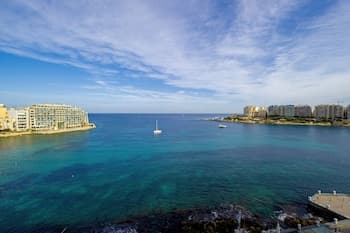 Spinola Bay Apartment by Getaways Malta