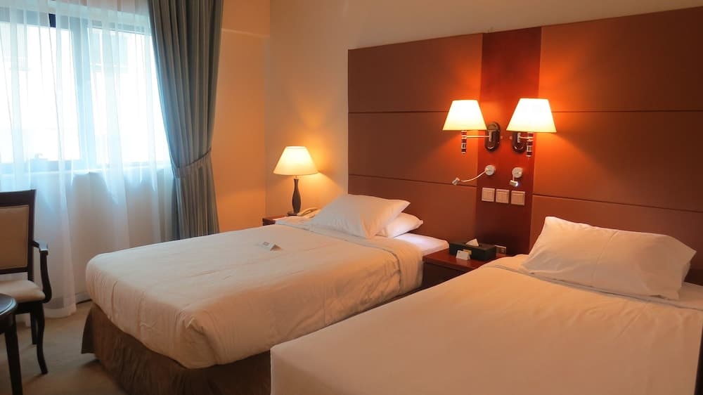 THE PARK HOTEL Formerly Al Jawhara Gardens