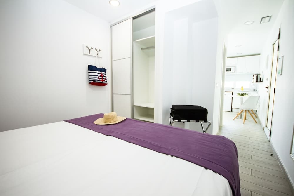 IG Nachosol Atlantic & Yaizasol by Servatur - Adults Only