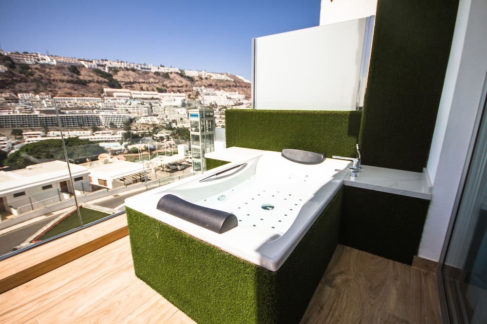 IG Nachosol Atlantic & Yaizasol by Servatur - Adults Only