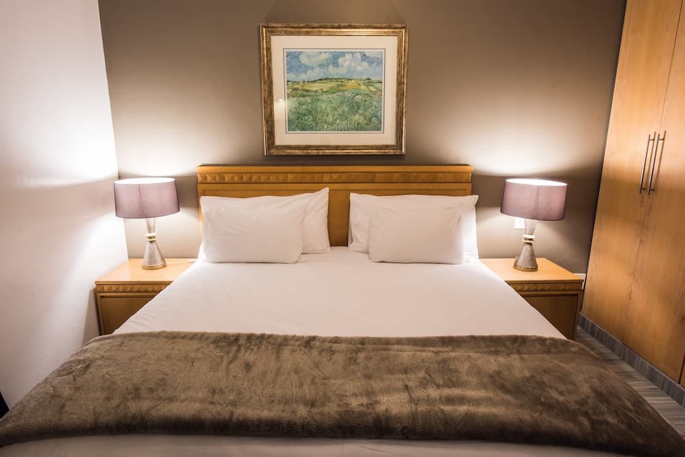 Airport Inn and Suites