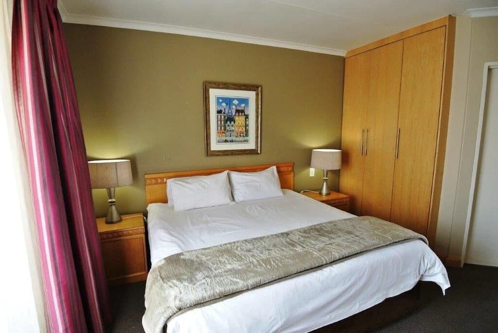 Airport Inn and Suites