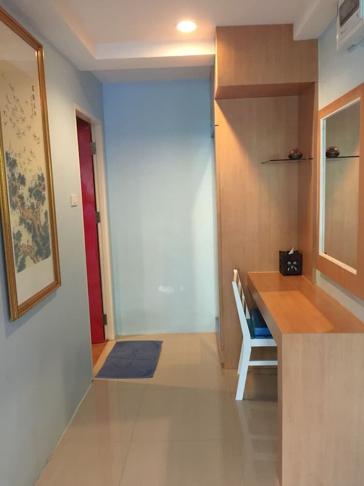 Krabi Serene Loft Hotel