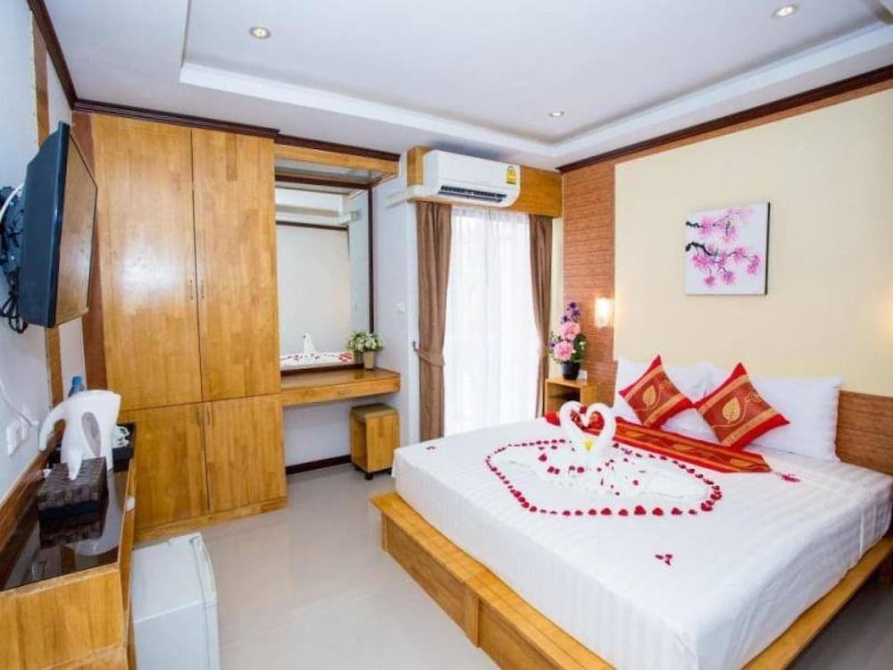 OYO 996 Phunara Residence