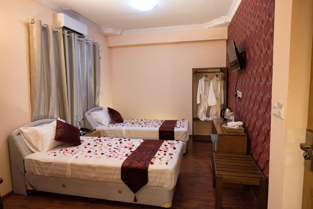 Royal Yadanarbon Hotel