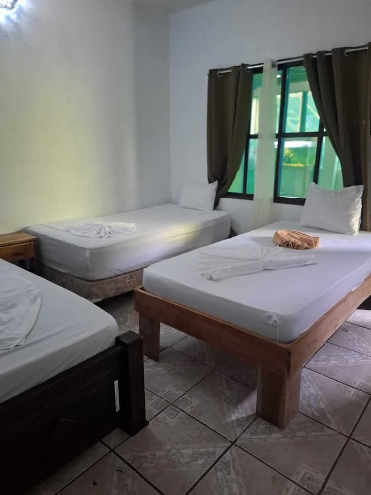 Cabinas Tortuguero Natural