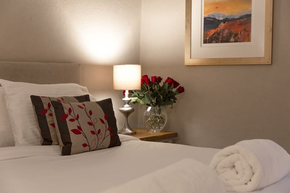 Loch Leven Hotel & Distillery