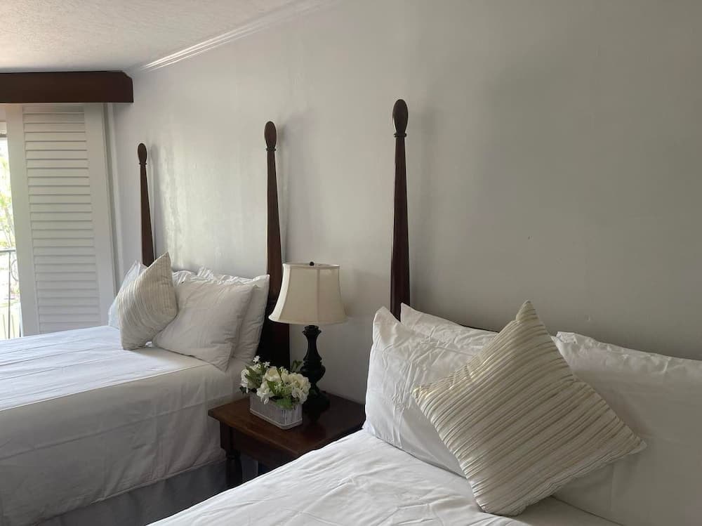 2417 at Lihue Oceanfront Resort