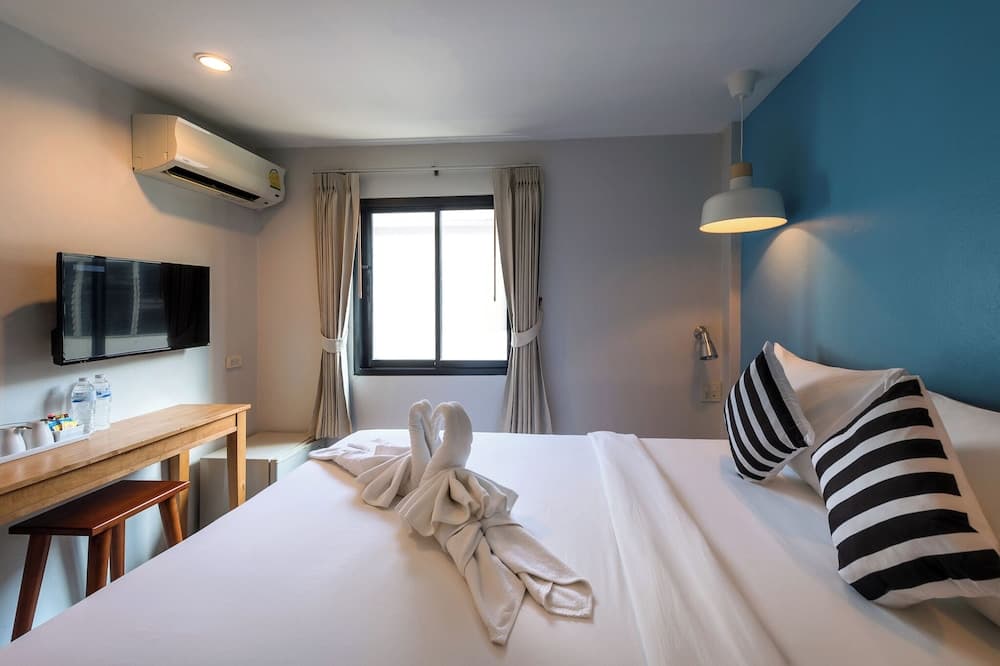 Tiya House Rooms & Cafe