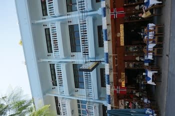 Dee-Lek Guesthouse and Restaurant